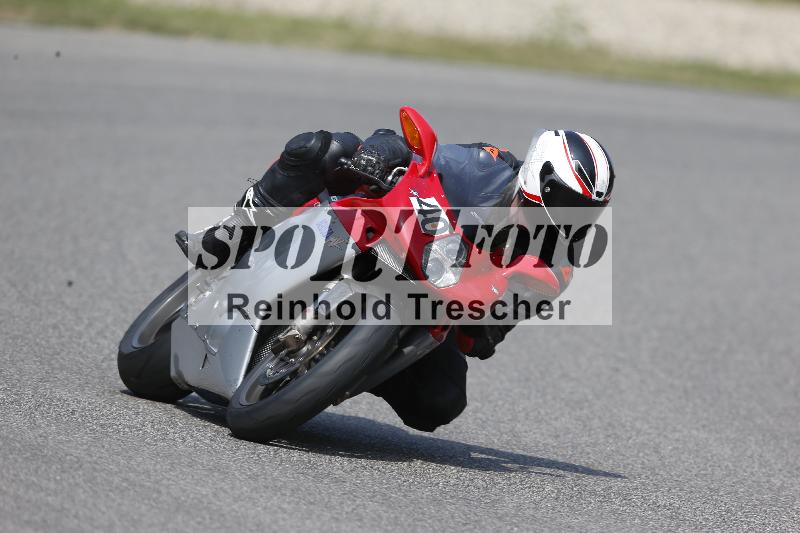 /49 26.08.2025 Cornu Master School ADR/rot-rouge/40